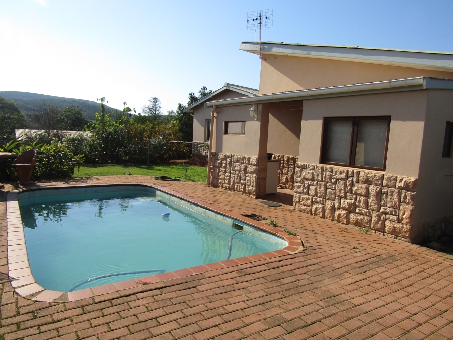 4 Bedroom Property for Sale in Hankey Eastern Cape